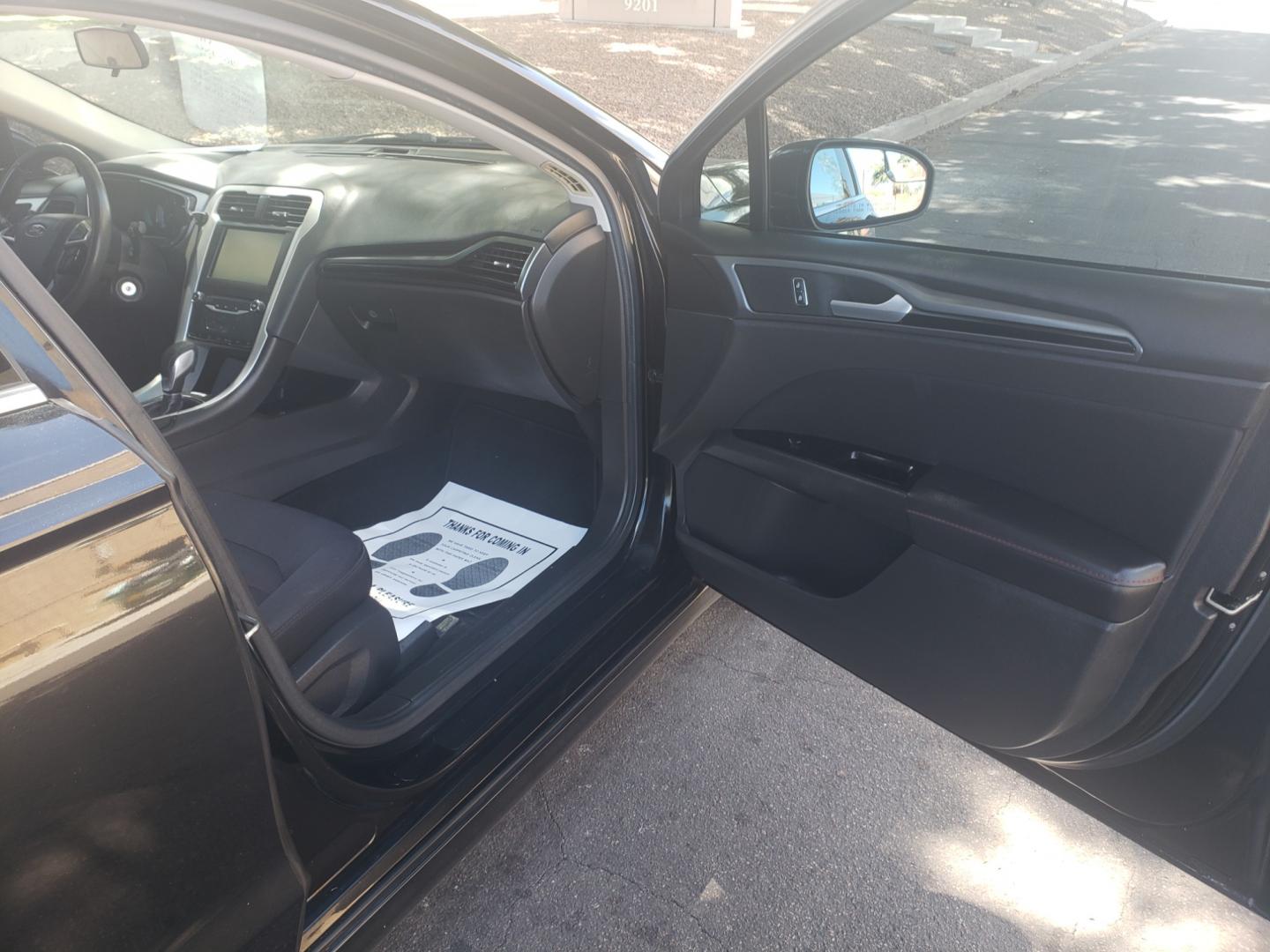 2014 /gray and black Ford Fusion Hybrid SE (3FA6P0LU3ER) with an 2.0L L4 DOHC 16V engine, 6-Speed Automatic Overdrive transmission, located at 323 E Dunlap Ave., Phoenix, AZ, 85020, (602) 331-9000, 33.567677, -112.069000 - 2014 Ford Fusion SE Hybrid......EXCELLENT condition,....ONLY 110K MILES!!!..... A Real Must See!!.... No accidents, Power everything, Touch screen Stereo/cd player, Phone sync, Bluetooth, Satellite compatible, Backup camera, Navigation, Ice cold ac, Clean Gray and Black interior with Black cloth sea - Photo#12